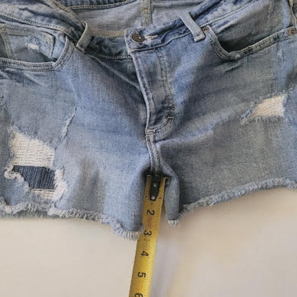 Maurices distressed jean shorts - Size 7/8 - Picture 6 of 7